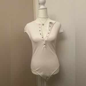 🌹5 for $50🌹 White Button-Down Ribbed Bodysuit